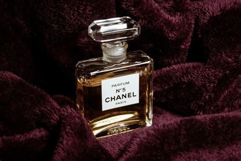 Chanel n°5: storia del profumo francese 